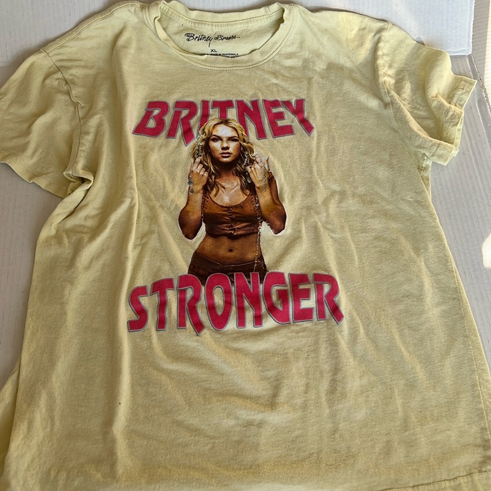 Britney (Spears) Stronger tshirt XL
